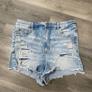 A001 American eagle curvy hi-rise shortie light mineral wash denim shorts